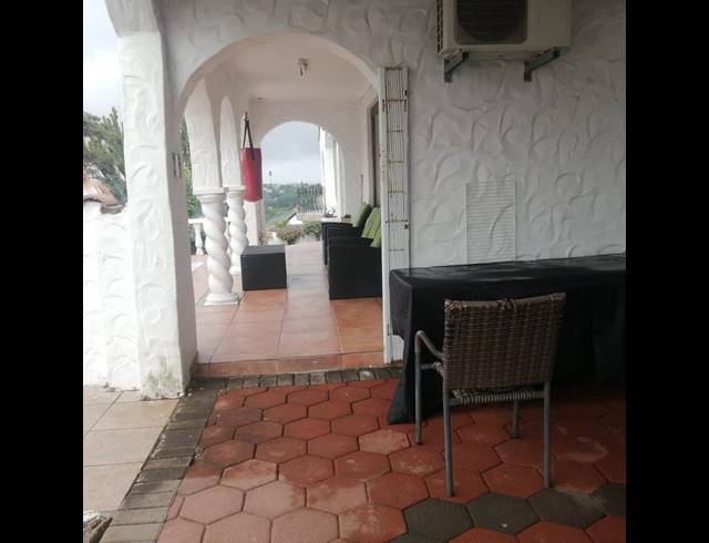 6 BEDROOM HOUSE FOR SALE IN ESCOMBE